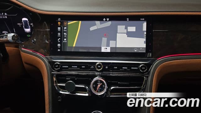 Bentley Flying Spur 2021 — Фото 14/20