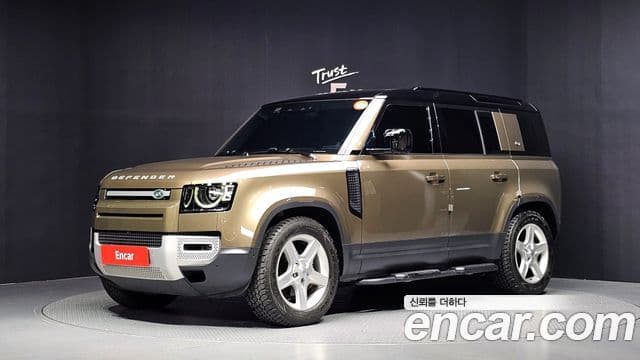 Land Rover Defender 2021 — Photo 27/32