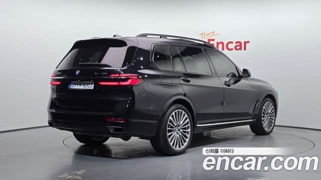 BMW X7 2024 — Photo 18/34