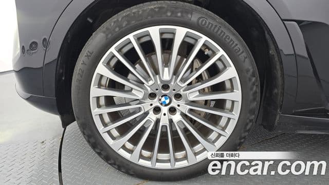 BMW X7 2024 — Photo 10/34