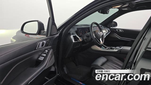 BMW X7 2024 — Photo 32/34