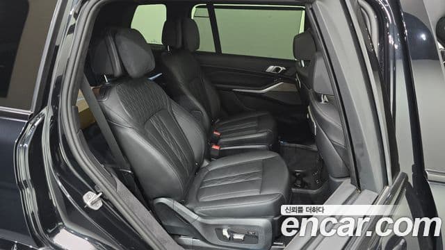BMW X7 2024 — Photo 21/34