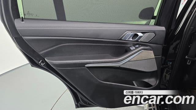 BMW X7 2024 — Photo 31/34