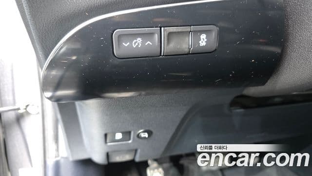 Toyota Prius 2018 — Şəkil 23/30
