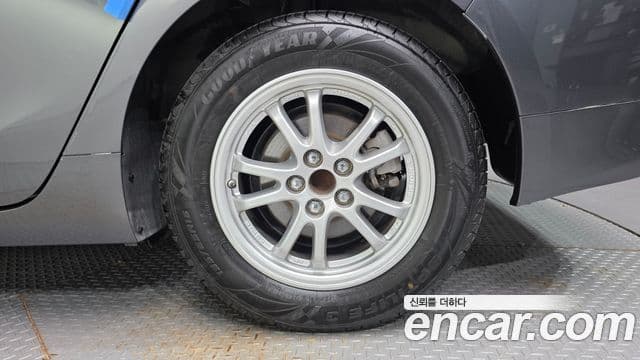 Toyota Prius 2018 — Şəkil 24/30