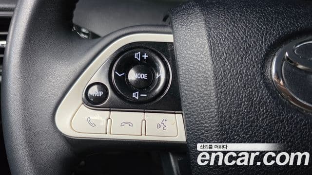 Toyota Prius 2018 — Şəkil 30/30