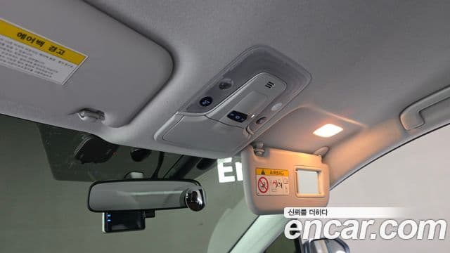 Toyota Prius 2018 — Şəkil 15/30
