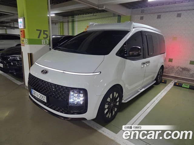 Hyundai Staria 2022 — Photo 6/18