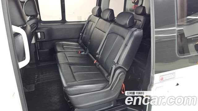 Hyundai Staria 2022 — ფოტო 9/32