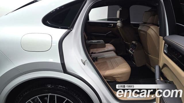 Porsche Cayenne 2020 — Photo 12/20