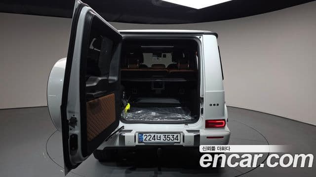 Mercedes-Benz G-Class 2024 — Photo 17/36