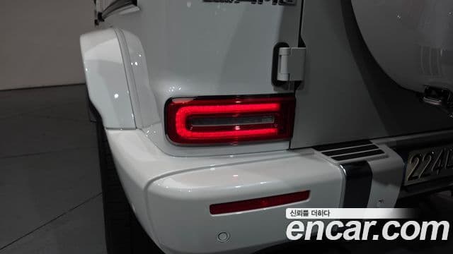 Mercedes-Benz G-Class 2024 — Photo 25/36