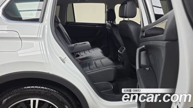 Volkswagen Tiguan 2022 — Photo 5/31