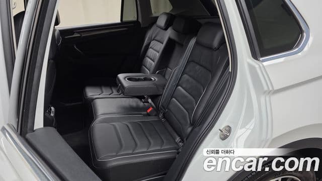 Volkswagen Tiguan 2022 — Photo 8/31