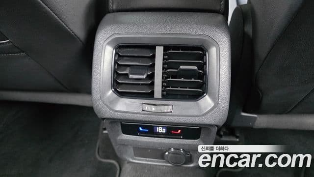 Volkswagen Tiguan 2022 — Photo 11/31