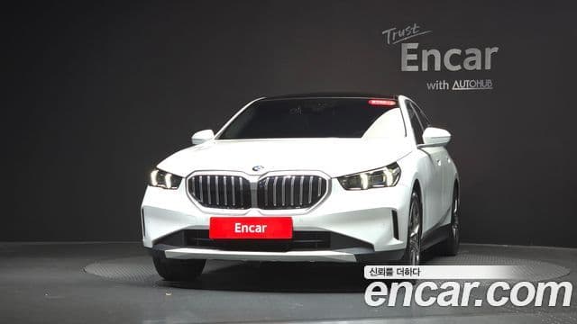 BMW 5 Series 2025 — Photo 13/33