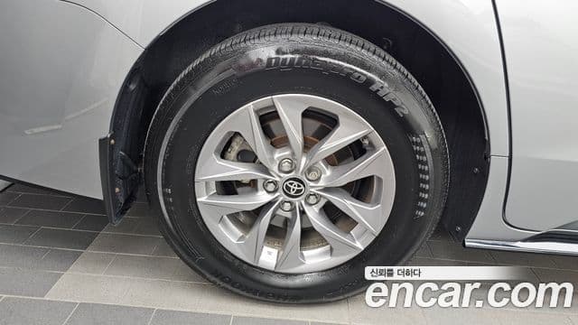 Toyota Sienna 2022 — ფოტო 33/34