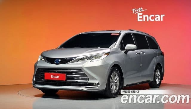 Toyota Sienna 2022 — ფოტო 26/34