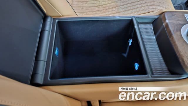 Genesis G80 2023 — Şəkil 30/31