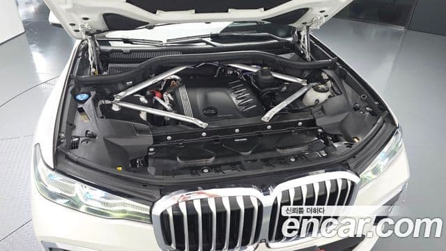 BMW X7 2021 — Photo 12/33
