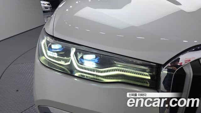BMW X7 2021 — Photo 16/33