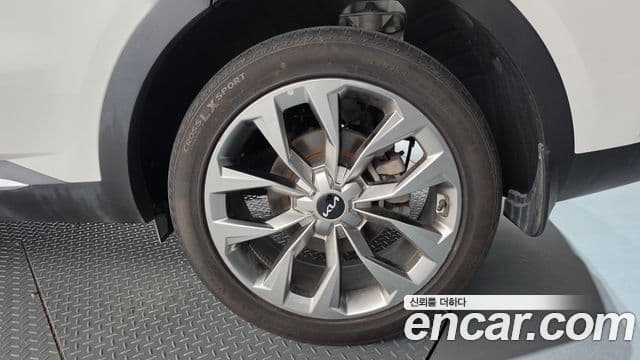 Kia Sorento 2023 — ფოტო 10/34
