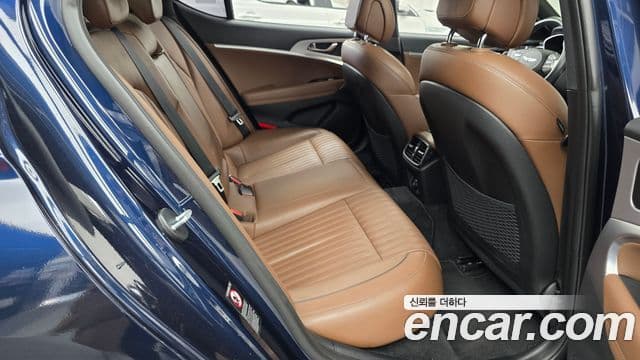 Genesis G70 2018 — ფოტო 13/33