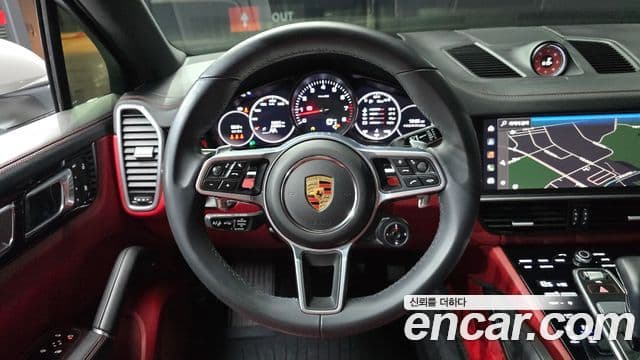 Porsche Cayenne 2023 — Photo 14/39