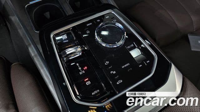 BMW 7 Series 2023 — Photo 15/40