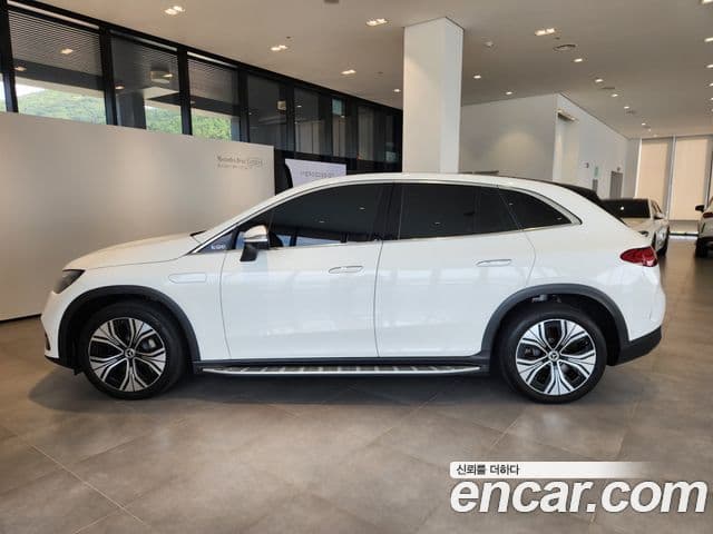 Mercedes-Benz EQE SUV 2024 — ფოტო 18/20