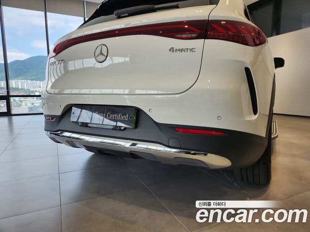 Mercedes-Benz EQE SUV 2024 — ფოტო 11/20