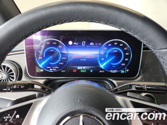 Mercedes-Benz EQE SUV 2024 — ფოტო 15/20