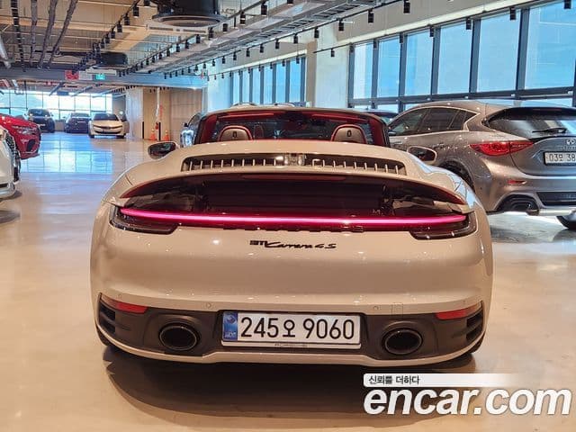 Porsche 911 2024 — Photo 11/16