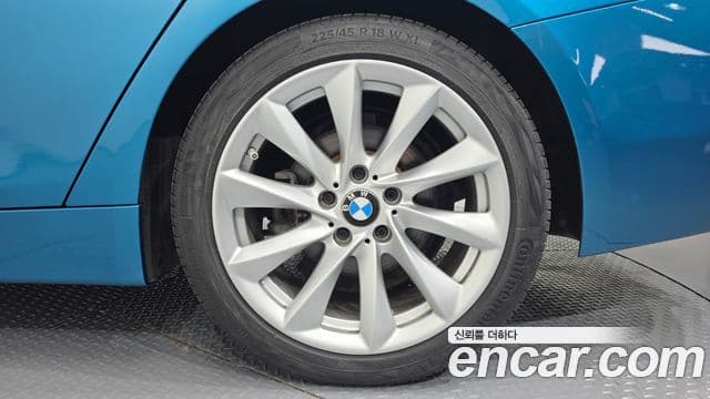 BMW 4 Series 2019 — Photo 13/30