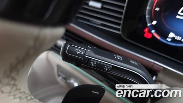 Mercedes-Benz GLS-Class 2023 — Photo 27/43