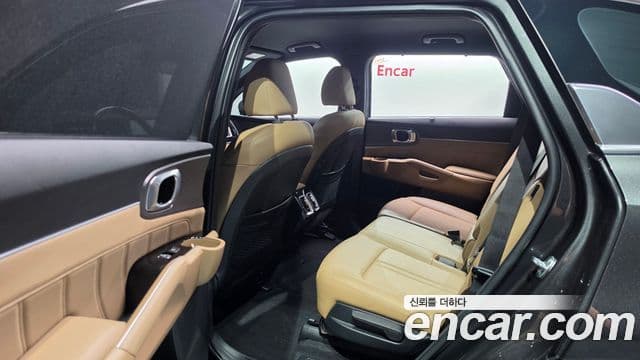 Kia Sorento 2023 — Фото 11/20
