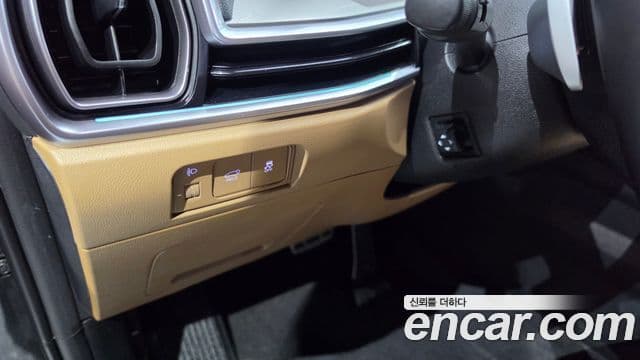Kia Sorento 2023 — Фото 18/20