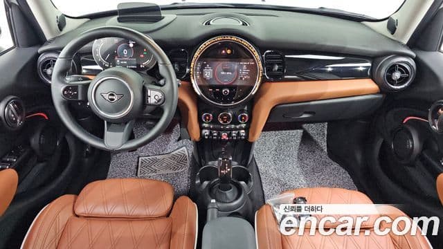 Mini Cooper S 2022 — Photo 7/36