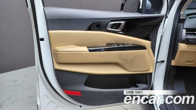 Kia Carnival 2022 — ფოტო 13/32