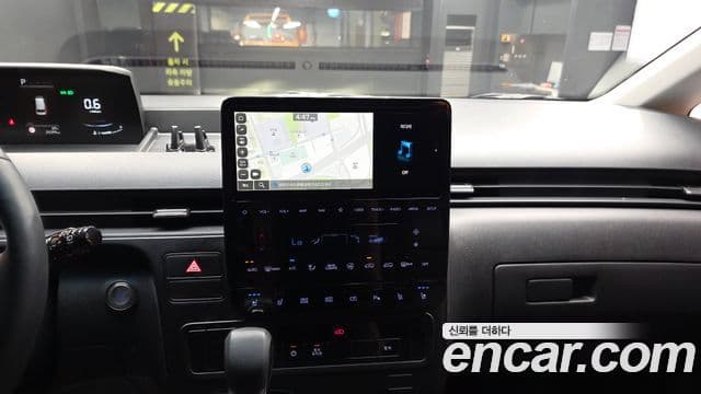 Hyundai Staria 2025 — Фото 15/20
