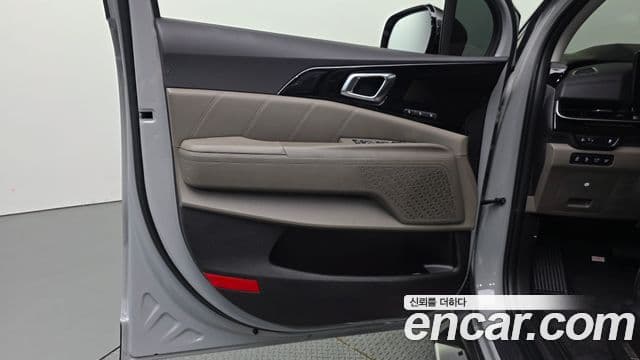 Kia Carnival 2024 — Şəkil 17/35