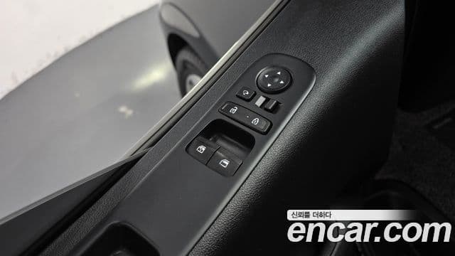 Hyundai Staria 2023 — Фото 19/20