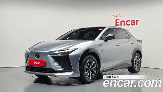 Lexus RZ450e 2023 — ფოტო 18/30