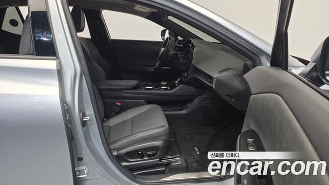 Lexus RZ450e 2023 — ფოტო 1/30