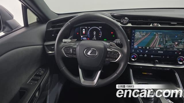 Lexus RZ450e 2023 — ფოტო 26/30