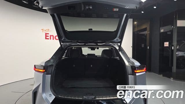 Lexus RZ450e 2023 — ფოტო 25/30