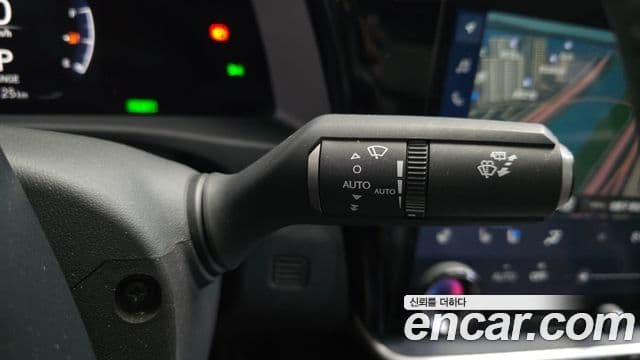 Lexus RZ450e 2023 — ფოტო 17/30