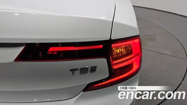 Volvo S90 2019 — Şəkil 25/32