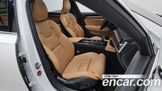 Volvo S90 2019 — Şəkil 26/32