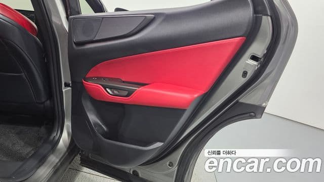 Lexus NX450h+ 2024 — ფოტო 36/37